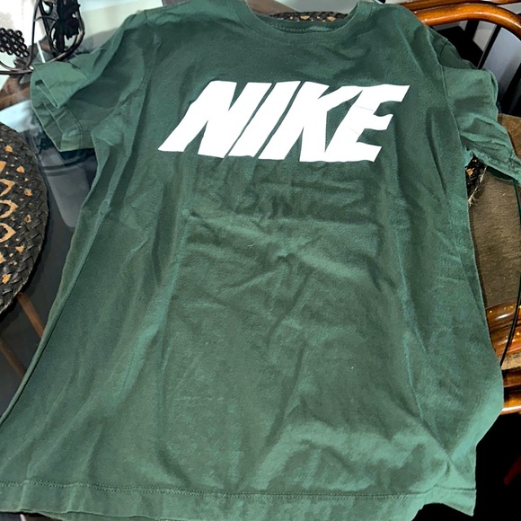 Nike - Picture 2 of 4